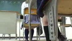 Japán tini lányok az iskolában