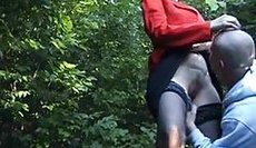 Erdőben pisilő nőt nyalt ki a nyalófantom